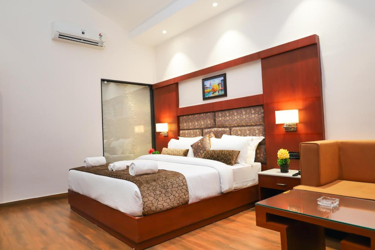 Oralia Resort Ashvem Beach Exterior photo
