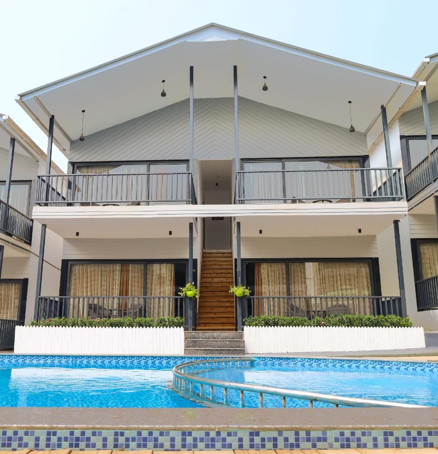 Oralia Resort Ashvem Beach Exterior photo